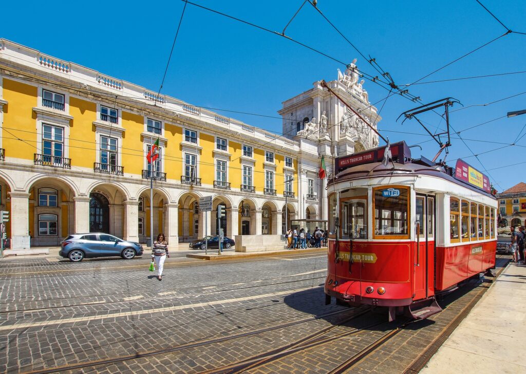 7 Best Health Insurance Options for International Students in Portugal