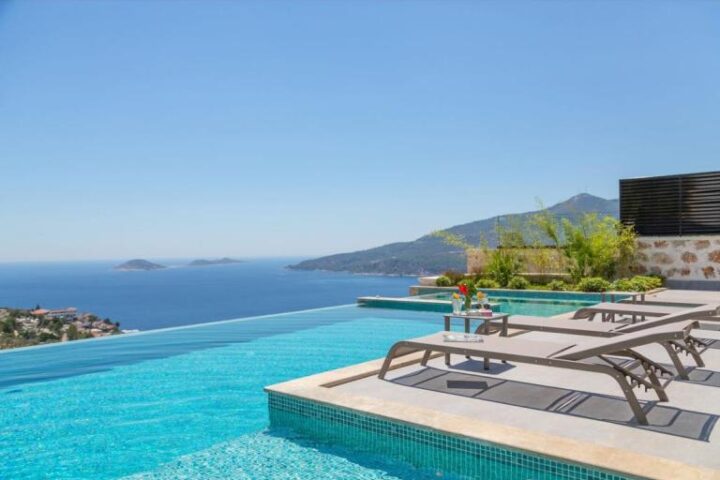 Sea view villa in Turkey